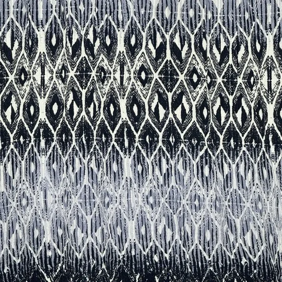 CJ Banks 2X Shirt Top Blue Geometric Short Sleeve Keyhole Scoop Neck Tunic Knit - Picture 2 of 7